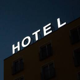 bil hotelSign